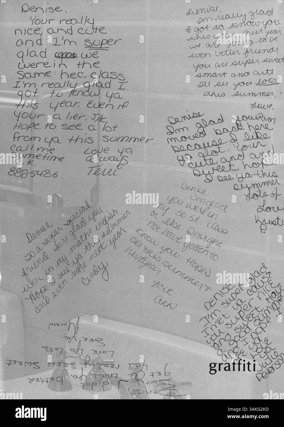 Cet annuaire du collège de l'école secondaire Hubert Olson Junior High School documente les aspects clés de l'année scolaire 1976-1977, y compris les réalisations des élèves, les activités parascolaires et les événements scolaires importants. Banque D'Images