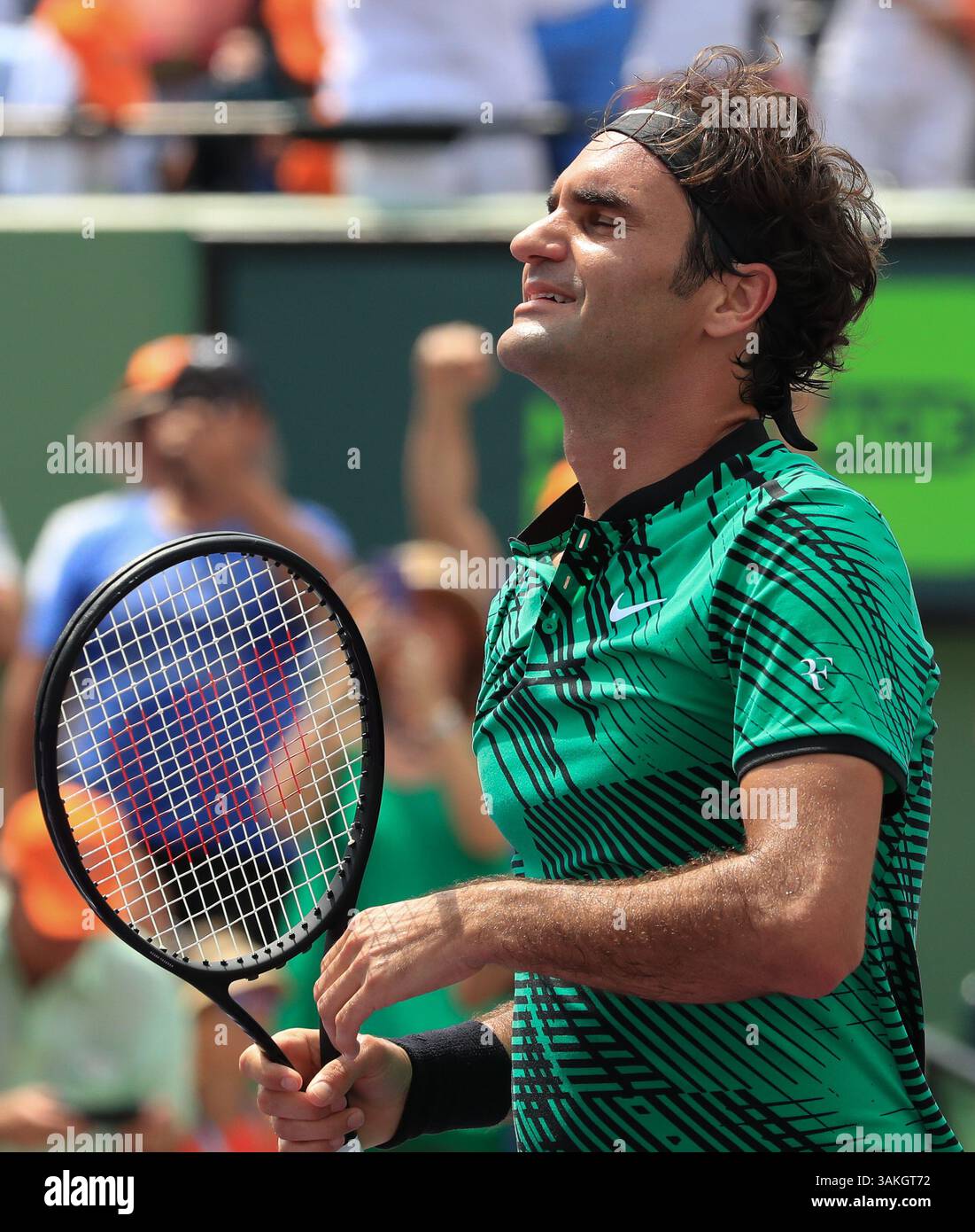 02 avril 2017 : Roger Federer, de Suisse, célèbre sa victoire contre Rafael Nadal, d'Espagne, de la finale masculine de l'Open de Miami 2017 présenté par Itau tournoi de tennis professionnel, joué au Crandon Park Tennis Center à Key Biscayne, Floride, États-Unis. Mario Houben/CSM(image de crédit : &copy ; Mario Houben/CSM via ZUMA Wire) Banque D'Images