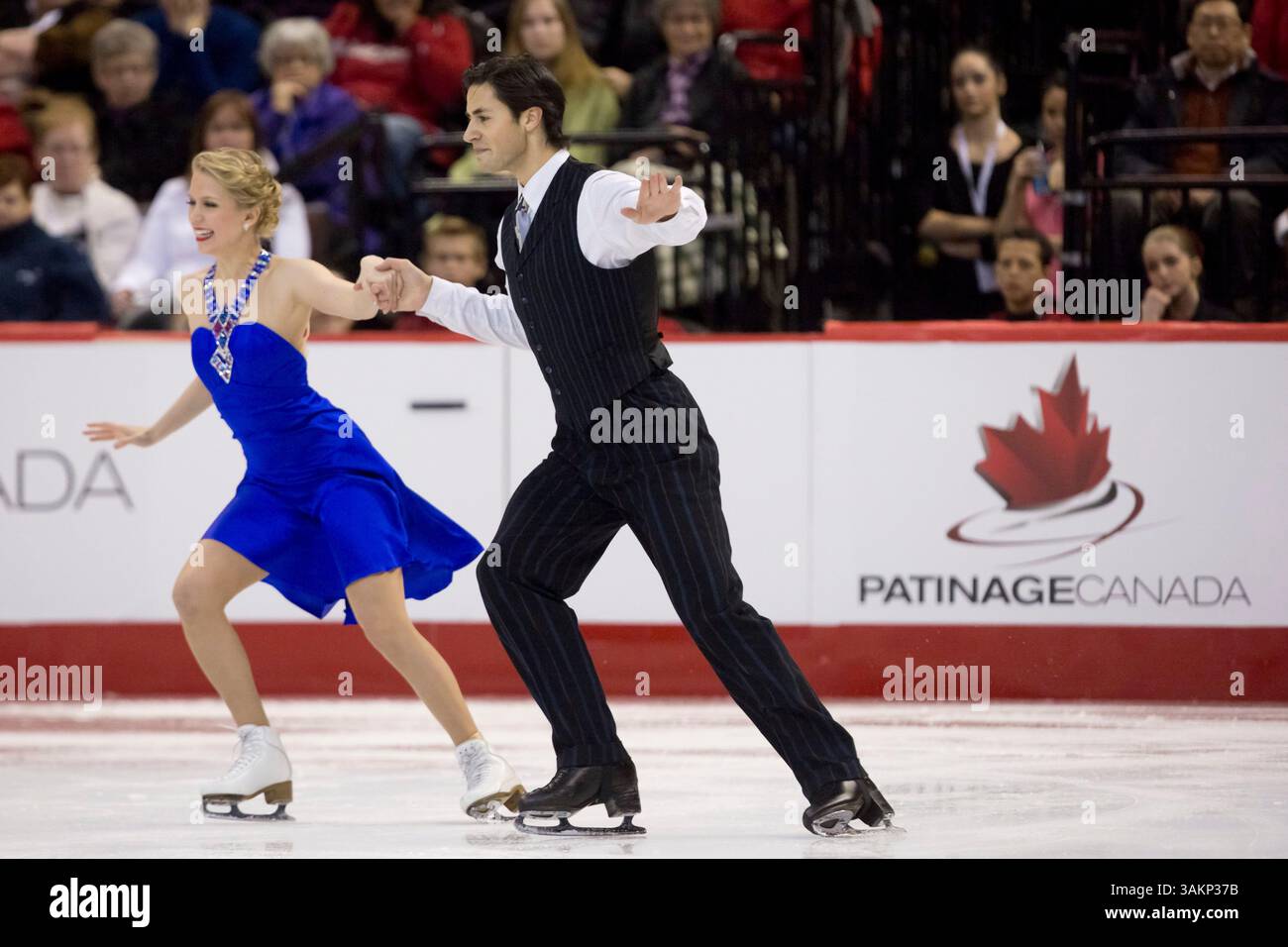 10 janvier 2014 - Kanata, Ontario, CAN - Kaitlyn Weaver & Andrew Poje à l'occasion du 100e anniversaire des Championnats nationaux de patinage. (Crédit image : © Leon Switzer/ZUMAPRESS.com) Banque D'Images