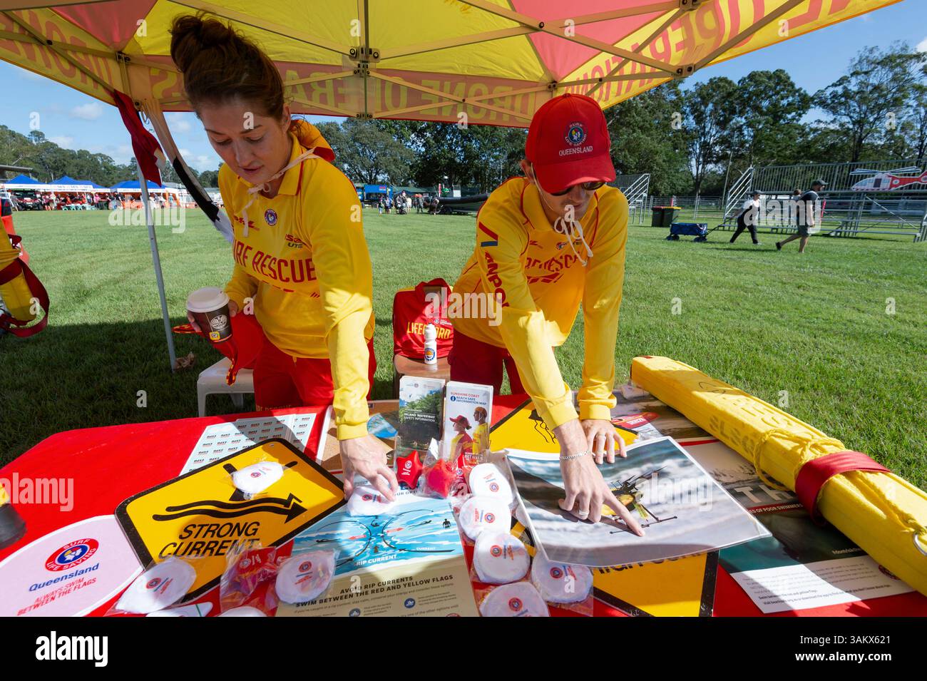 Arrêt des opérations de drones de sauvetage Surf à l'exposition des services d'urgence à Woodford, 2025, Queensland, Australie Banque D'Images