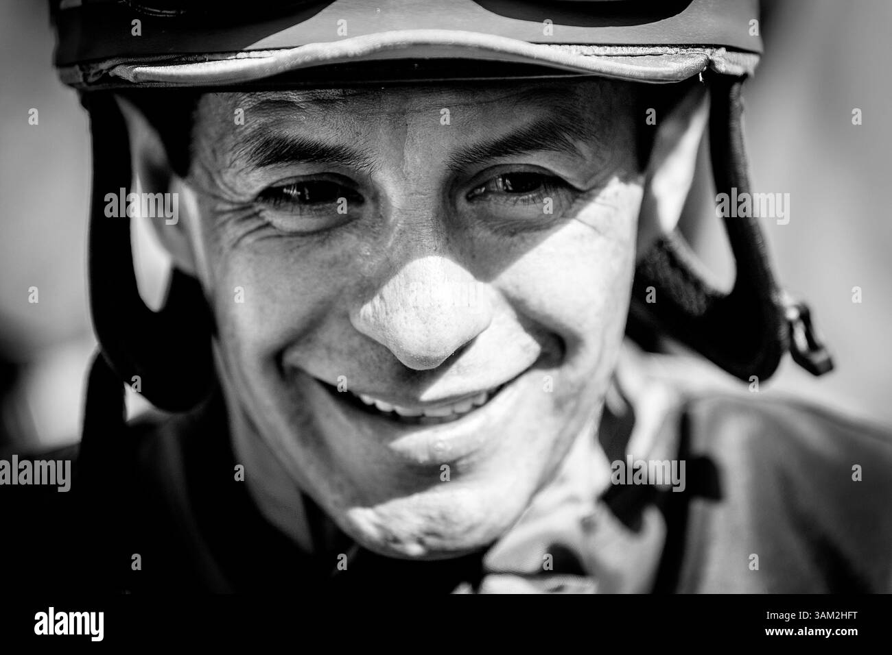6 avril 2014 - Arciadia, CA, États-Unis - 5 AVRIL 2014 : Victor Espinoza, jockey, après avoir remporté le Derby de Santa Anita à bord du California Chrome au parc Santa Anita à Arcadia, CA Alex Evers/ESW/CSM(crédit image : © Alex Evers/Cal Sport Media/ZUMAPRESS.com) Banque D'Images