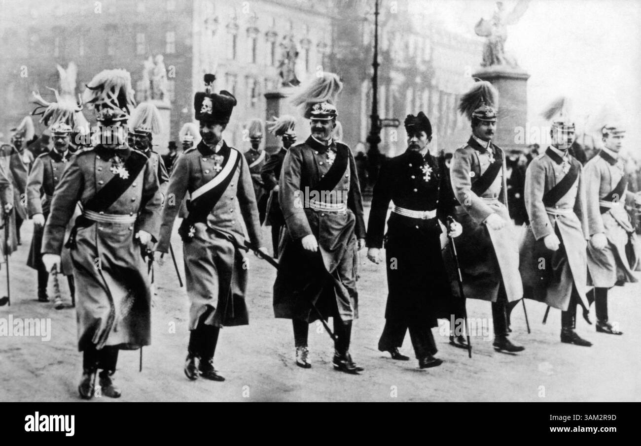 31 mai 1900 - Kaiser Wilhelm II et ses six beaux-fils (crédit image : © Glasshouse/ZUMAPRESS.com) Banque D'Images