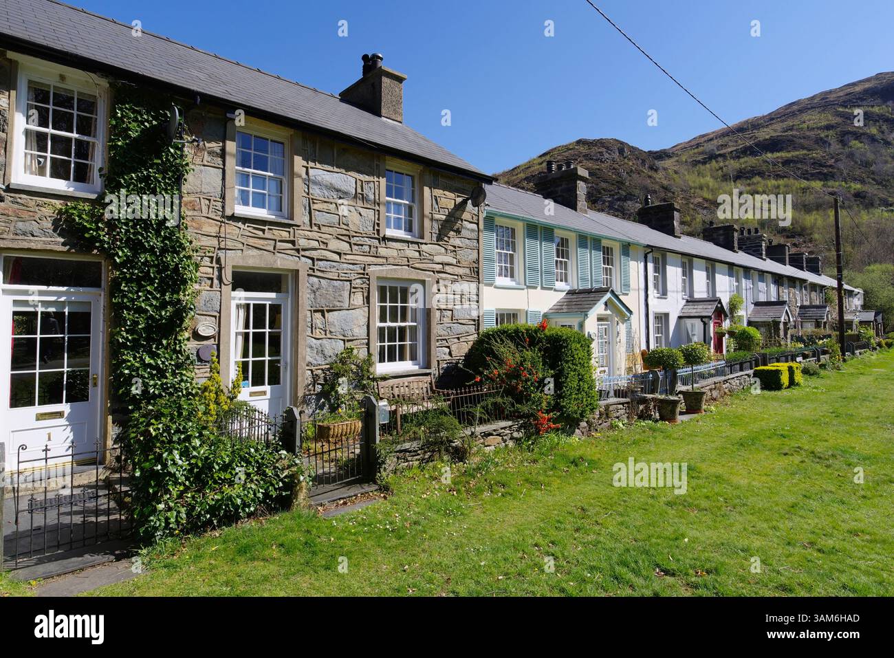 Cottages, Beddgelert, Eryri, (Snowdonia) Gwynedd, Nord-Ouest du pays de Galles. Banque D'Images
