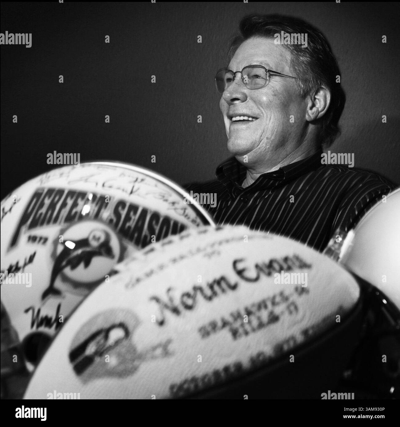 Dec. 20, 2006 - États-Unis - Norm Evans, ancien lineman des Seahawks de Seattle, a vécu avec des douleurs au cou ''sans fin'' jusqu'à une opération en 2000. Il dirige un programme de sensibilisation communautaire basé à Issaquah pour les athlètes professionnels, le 8 décembre 2006. (Rod Mar/Seattle Times/MCT) (crédit image : © Rod Mar/mct/ZUMAPRESS.com) Banque D'Images