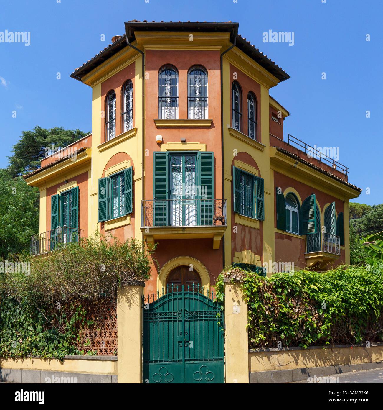 belle villa sur la colline aventine, l'une des sept célèbres collines de la rome antique a été construite à rome, en italie Banque D'Images
