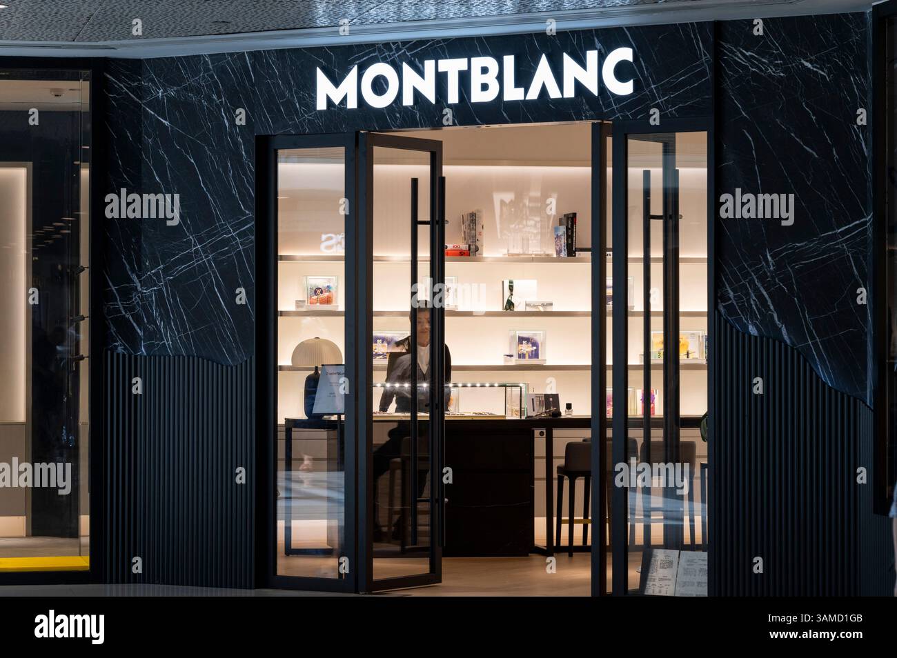 Fabricant allemand d'instruments d'écriture de luxe, montres, bijoux, magasin Montblanc à Hong Kong. Banque D'Images