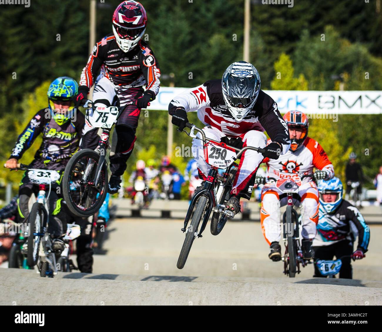 24 août 2013 - Everett, Washington, États-Unis - le nouveau coureur professionnel de Redline JOSH KLATMAN (250) mène une course de qualification à une course Pro-Am à Everett, Washington. (Crédit image : © Mike Albright/ZUMA Wire/ZUMAPRESS.com) Banque D'Images