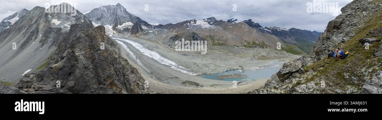 Vue aérienne, panorama alpin, paysage de montagne avec glacier Glacier de Cheilon et sommet Mont Blanc de Cheilon, Valais, Alpes occidentales, Suisse, Banque D'Images