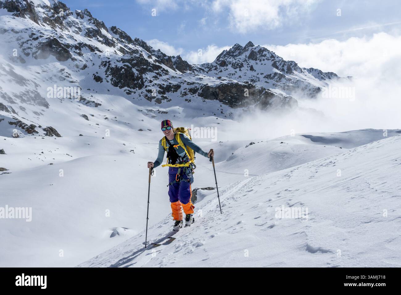 Skieurs sur la Buendner haute route, Albula Alpes en hiver, Alpes rhétiques, Graubuenden, Suisse orientale, Suisse, Europe Banque D'Images