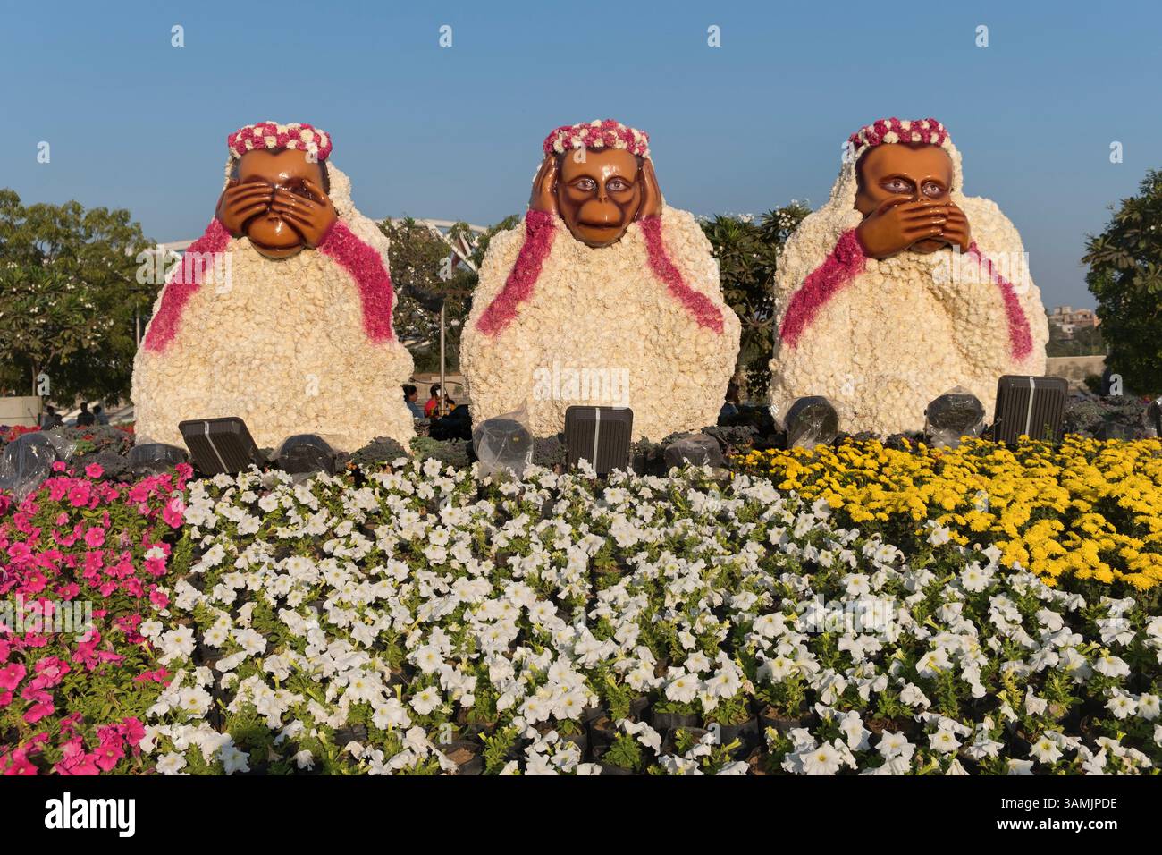 Ahmedabad International Flower Show Three Wise Monkeys affichage floral Ahmedabad Gujarat Inde Banque D'Images