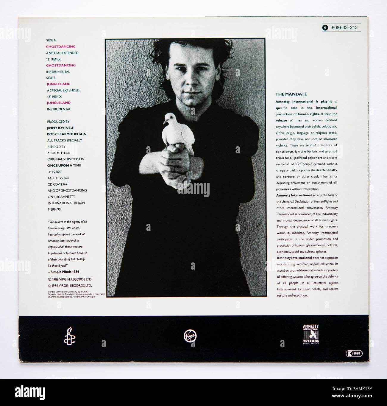 Couverture arrière de la version single 12 pouces de Ghostdancing by simple Minds, qui est sortie en 1986 Banque D'Images