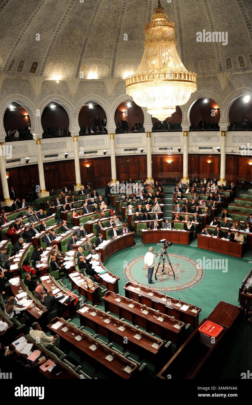 4 janvier 2014 - Tunis, Tunisie - session plénière de l'Assemblée nationale constituante consacrée à l'examen de la constitution tunisienne article par article. (Crédit image : © Chokri Mahjoub/ZUMAPRESS.com) Banque D'Images