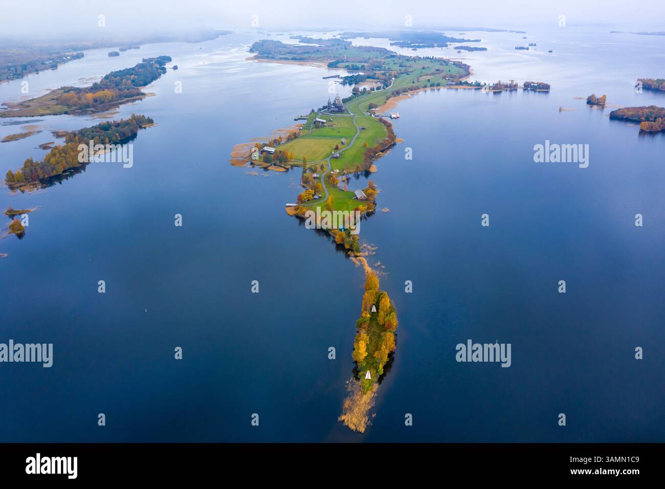 Vue aérienne de l'île de Kizhi, République de Carélie, district de Medvezhyegorsky, Russie. Banque D'Images