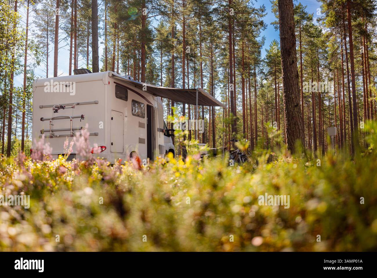 Vacances famille billet RV, vacances voyage en camping-car, caravane location de vacances. Banque D'Images