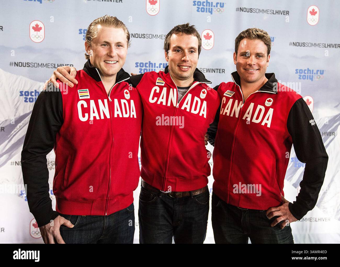 27 janvier 2014 - Vancouver, C.-B., Canada - Brady Leman, David Duncan et Christopher Del Bosco (de gauche à droite), membre de l'équipe olympique canadienne de ski cross de Sotchi 2014, posent pour une photo lors d'une conférence de presse à Vancouver, C.-B., le lundi 27 janvier 2014. Alpine Canada Alpin annonce officiellement six athlètes de l’équipe canadienne de ski cross qui participeront aux Jeux olympiques d’hiver de Sotchi 2014. Carmine Marinelli/Vancouver 24hours/QMI Agency (crédit image : © Carmine Marinelli/QMI Agency/ZUMAPRESS.com) Banque D'Images
