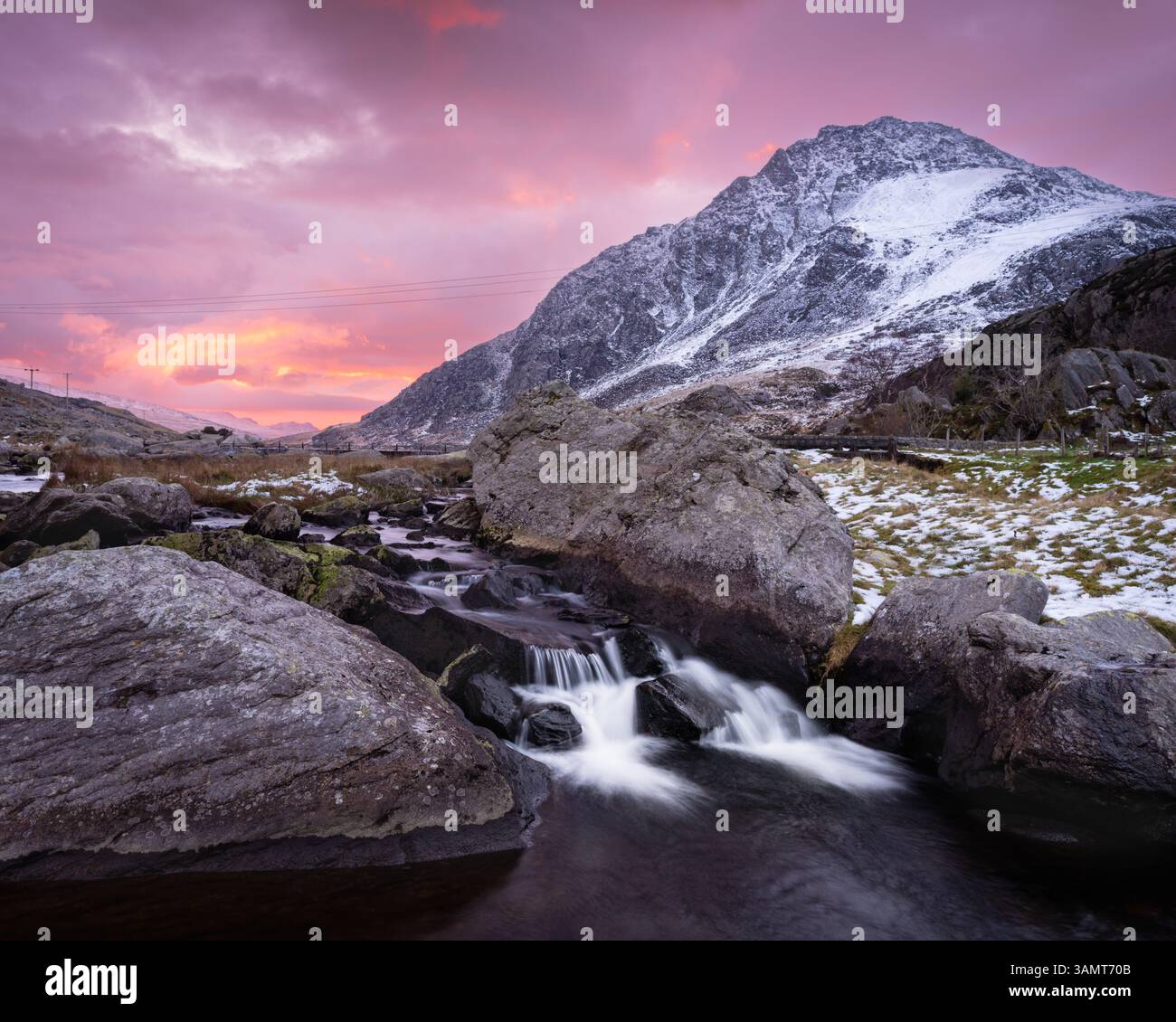 Llyn Ogwen au lever du soleil Banque D'Images