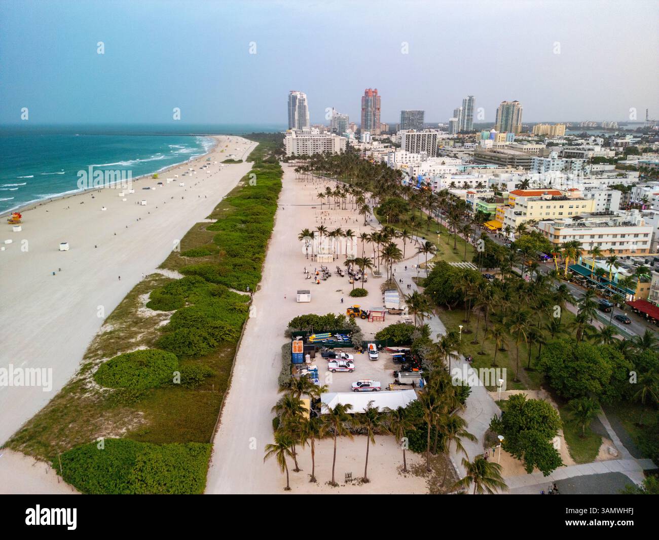 Vue aérienne du paysage urbain moderne avec le quartier Art déco, Miami Beach, Floride, États-Unis. Banque D'Images