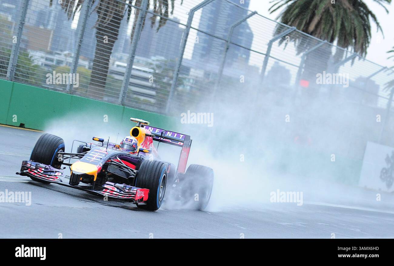 15 mars 2014 - Melbourne, Victoria, Australie - Daniel Ricciardo (AUS) d'Infiniti Red Bull Racing au volant d'une Renault Energy F1-2014 lors des qualifications du troisième jour du Grand Prix australien de formule 1 2014, Melbourne, Australie. (Crédit image : © Theo Karanikos/ZUMAPRESS.com) Banque D'Images
