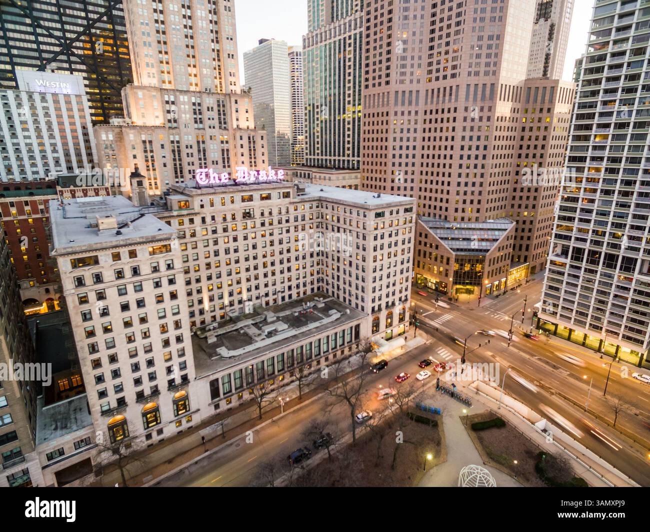 CHICAGO, États-Unis - 17 MARS 2018 : vue aérienne de l'hôtel Drake Hilton, Chicago, États-Unis. Banque D'Images