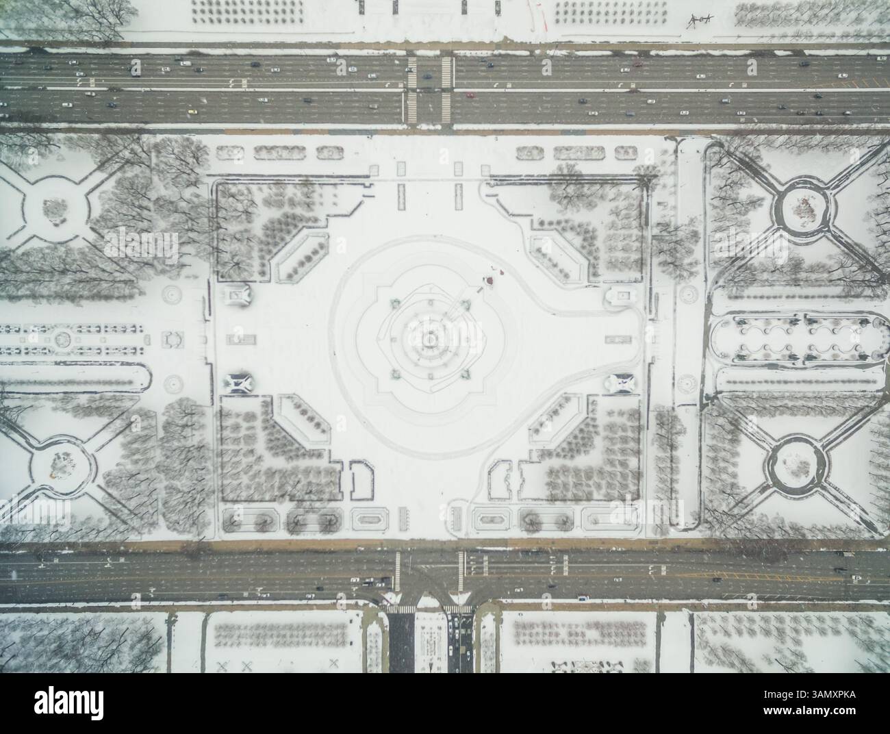Vue aérienne au-dessus de la fontaine Buckingham au grand parc pendant l'hiver, Chicago, États-Unis. Banque D'Images
