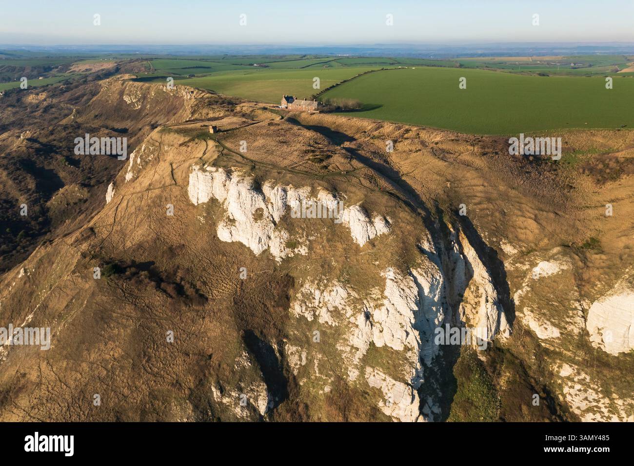 Vue aérienne des falaises de White Nothe, baie de Ringstead, Dorset, Royaume-Uni. Banque D'Images