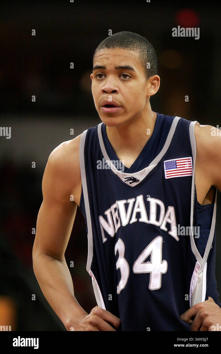 Le garde de première année du Nevada JaVale McGee dans le match avec Fresno State au Save Mart Center à Fresno, CA 8 février 2007. Le Nevada a gagné 81 à 68.(image crédit : © Phil Hawkins/Cal Sport Media) Banque D'Images