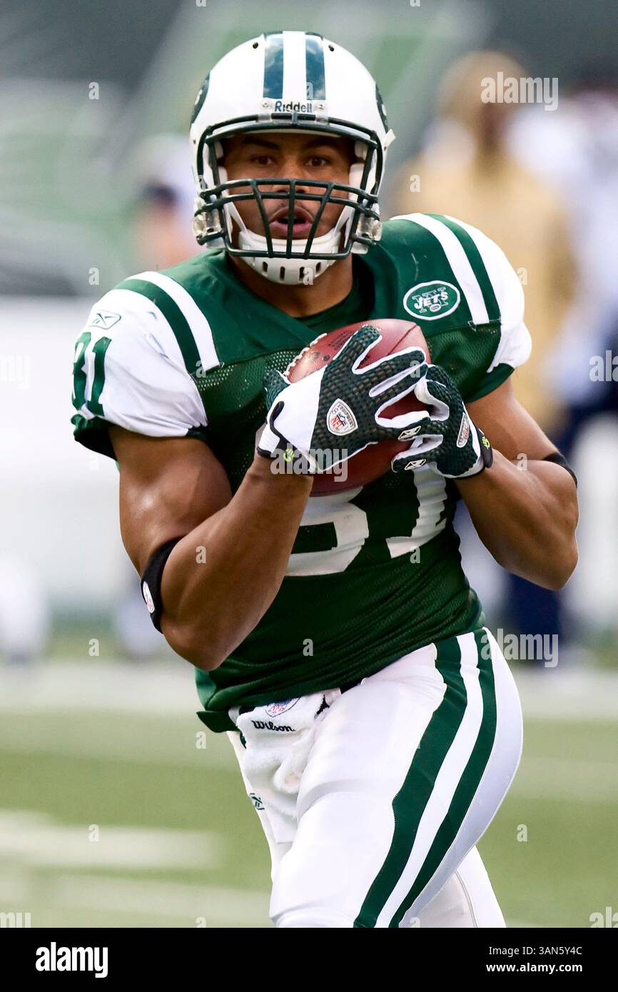 9 novembre 2008 : Tight End Dustin Keller #81 des jets de New York avec la prise pendant le match entre les lanceurs Louis Rams et les jets de New York au Giants Stadium à East Rutherford, New Jersey. Christopher Szagola/CSM. (Crédit image : © Chris Szagola/Cal Sport Media) Banque D'Images