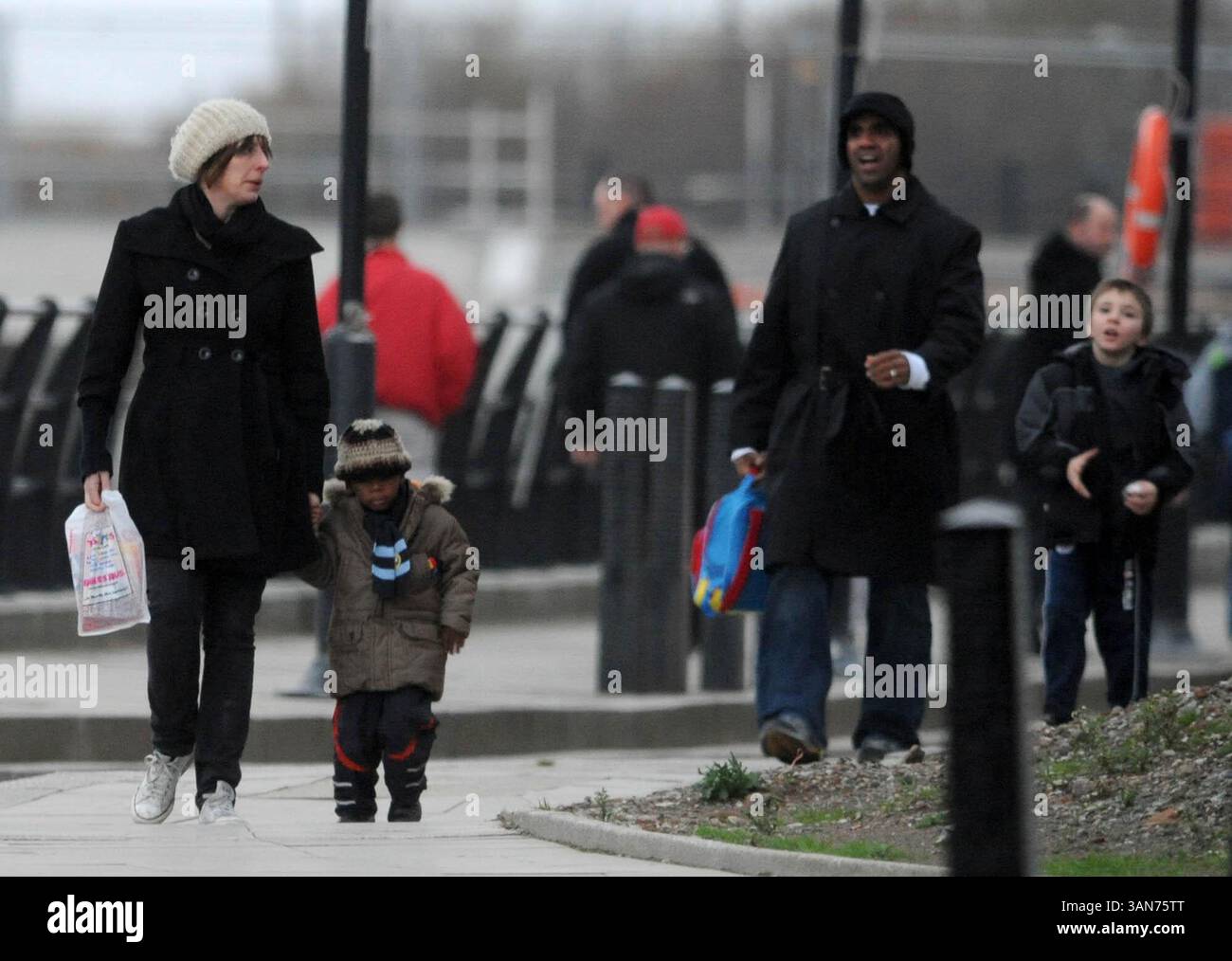 20 novembre 2008 - Liverpool, Merseyside, Royaume-Uni - Nanny avec ...