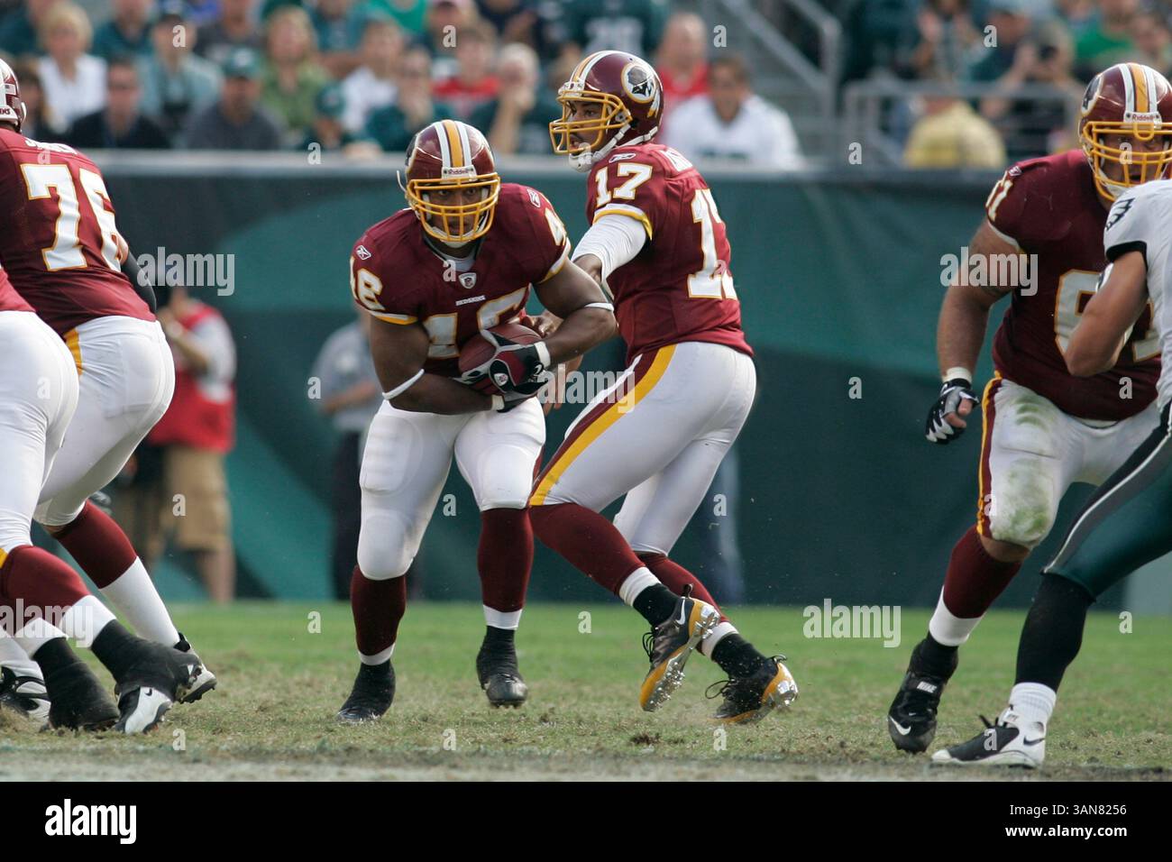 5 octobre 2008 - Philadelphie, Pennsylvanie..Washington Redskins en cours d'exécution Ladell Betts en action contre les Eagles de Philadelphie. Les Redskins de Washington ont battu les Eagles de Philadelphie 23-17 au Lincoln Financial Field à Philadelphie, PA...photo Â© Eric Espada/CSM (crédit image : © Cal Sport Media/ZUMA Press) Banque D'Images