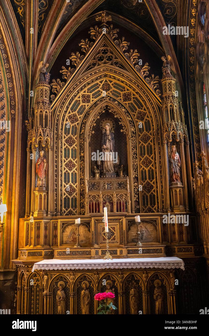 France, Paris, quartier Latin, Rue Clovis, Eglise Saint-Etienne-du-Mont, église, autel au tombeau de Sainte Geneviève, patronne de Paris Banque D'Images