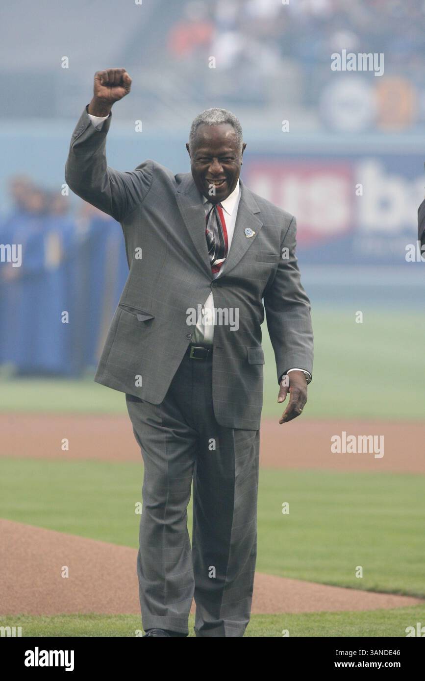 15 avril 2007 - Los Angeles, Californie, États-Unis - HENRY 'HANK' AARON, célèbre au stade de baseball et roi du home run lors de la célébration d'avant-match du 60e anniversaire de la Major League Baseball des débuts de Jackie Robinson, le 15 avril 1947. Les Dodgers de Los Angeles ont battu les Padres de San Diego 9-3 au Dodger Stadium. (Crédit image : © Kevin Reece/ZUMA Press) Banque D'Images