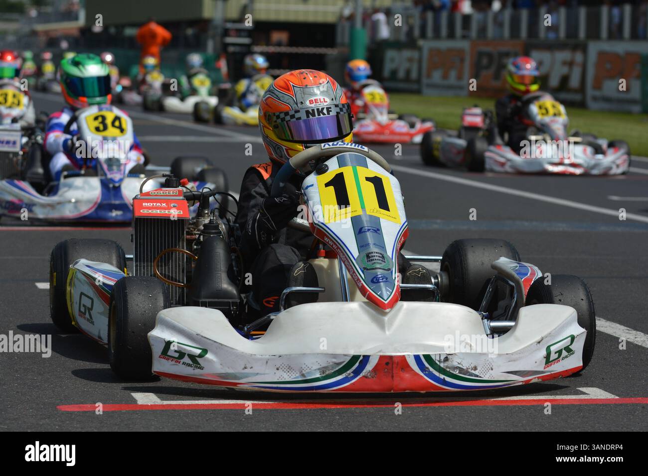 Le pilote automobile britannique Luke Browning, qui participe au Championnat FIA de formule 2 2025, est également membre de la Williams Driver Academy, vue ici au début de sa carrière de karting en 2014. Banque D'Images