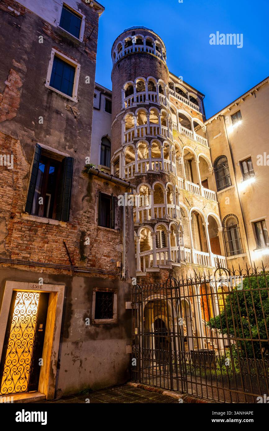Escalier du Palazzo Contarini del Bovolo, Venise, Vénétie, Italie Banque D'Images