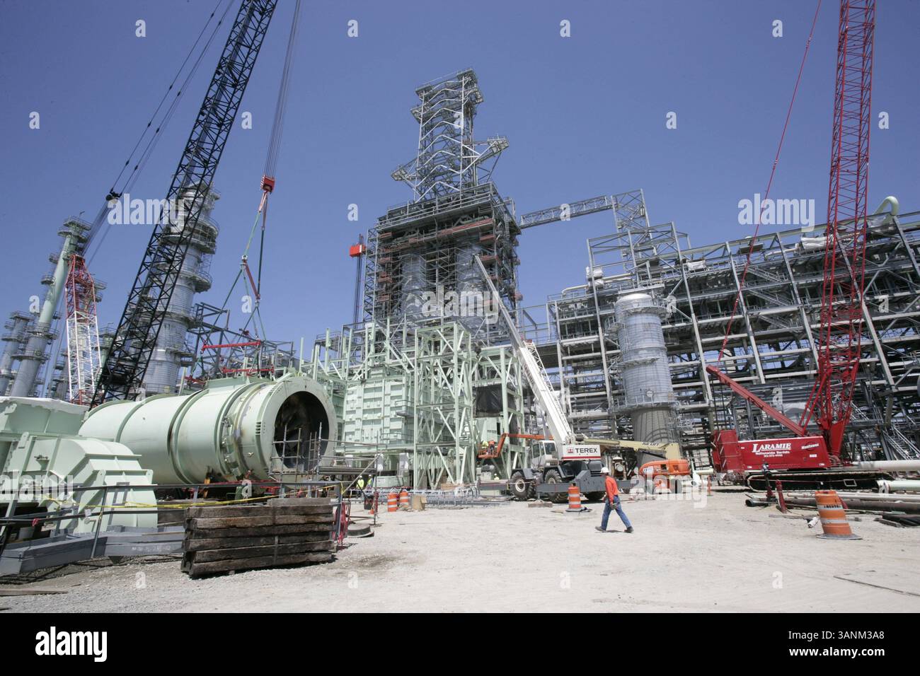 13 juin 2011 - Michigan, Michigan, États-Unis - la construction du nouveau site de cokéfaction pour le projet de modernisation du pétrole lourd de Detroit à la raffinerie Marathon de Detroit le lundi 13 juin 2011. PATRICIA BECK/Detroit Free Press (crédit image : © Detroit Free Press/ZUMAPRESS.com) Banque D'Images