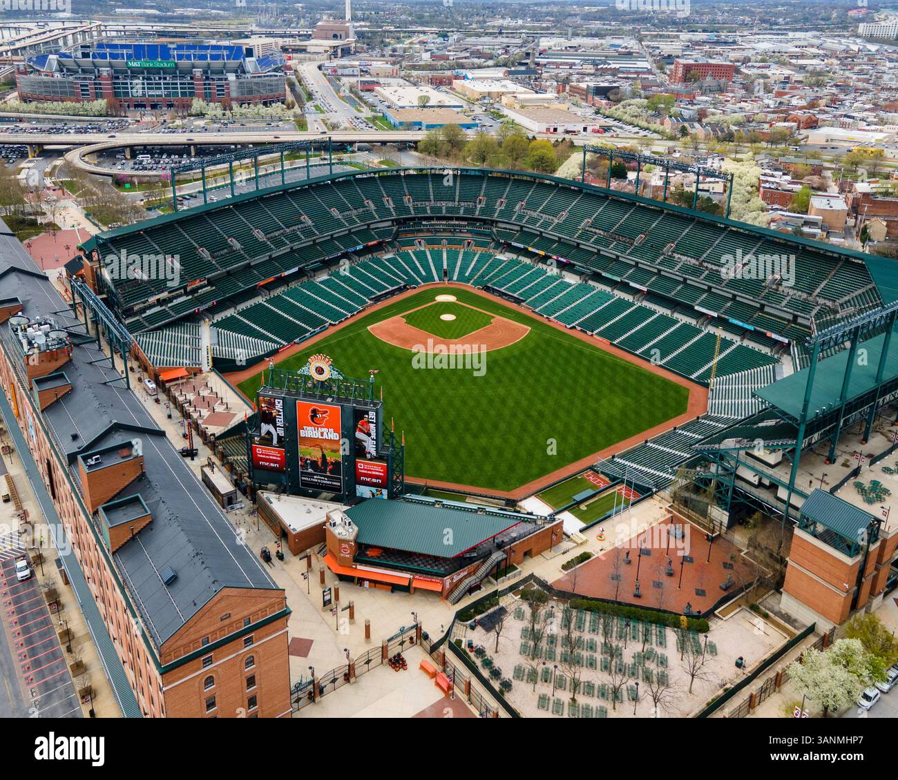 Baltimore, États-Unis - 06 avril 2021 : vue aérienne du parc Oriole à Camden Yards à Baltimore, Maryland, États-Unis. Banque D'Images