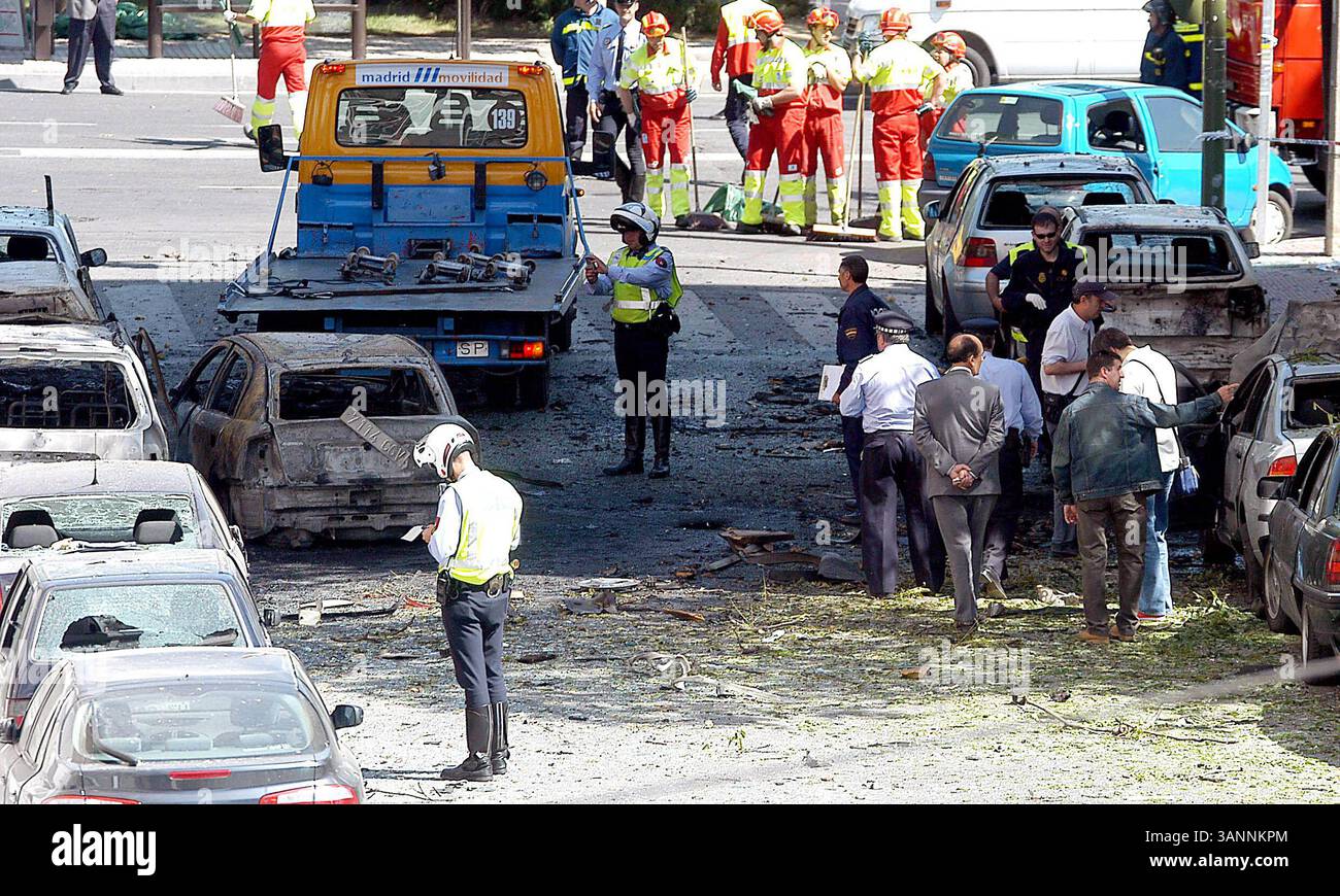 25 MAI 2005 - MADRID, ESPAGNE - ***NE PAS UTILISER EN ALLEMAGNE, EN FRANCE, EN ITALIE ET AU PORTUGAL***..001350.UNE VOITURE PIÉGÉE A EXPLOSÉ DANS LA CAPITALE ESPAGNOLE - MADRID, .ESPAGNE.5-25-2005. CEBOLLA- LINKUK- 2005.K43448.(image crédit : © Globe photos/ZUMAPRESS.com) Banque D'Images