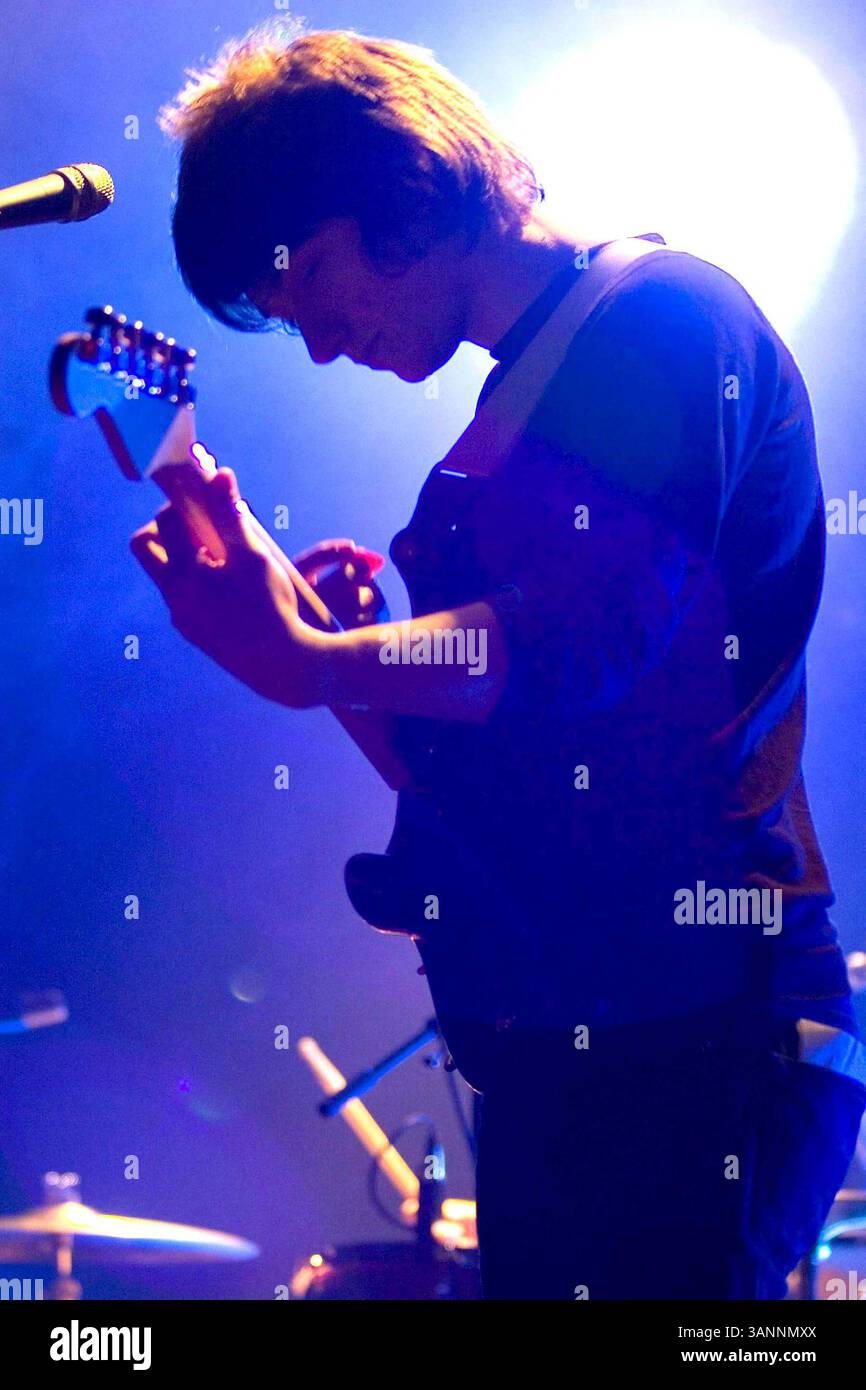 6 février 2007 - Londres, Grand Londres, Royaume-Uni - K51649. 001768.ALEX TURNER. Arctic Monkeys-Live concert-Brixton Academy, Brixton, Londres, Royaume-Uni. 04-20-2006. CHRIS AUBREY-(crédit image : © Globe photos/ZUMAPRESS.com) Banque D'Images 6 février 2007 - Londres, Grand Londres, Royaume-Uni - K51649. 001768.ALEX TURNER. Arctic Monkeys-Live concert-Brixton Academy, Brixton, Londres, Royaume-Uni. 04-20-2006. CHRIS AUBREY-(crédit image : © Globe photos/ZUMAPRESS.com) Banque D'Images