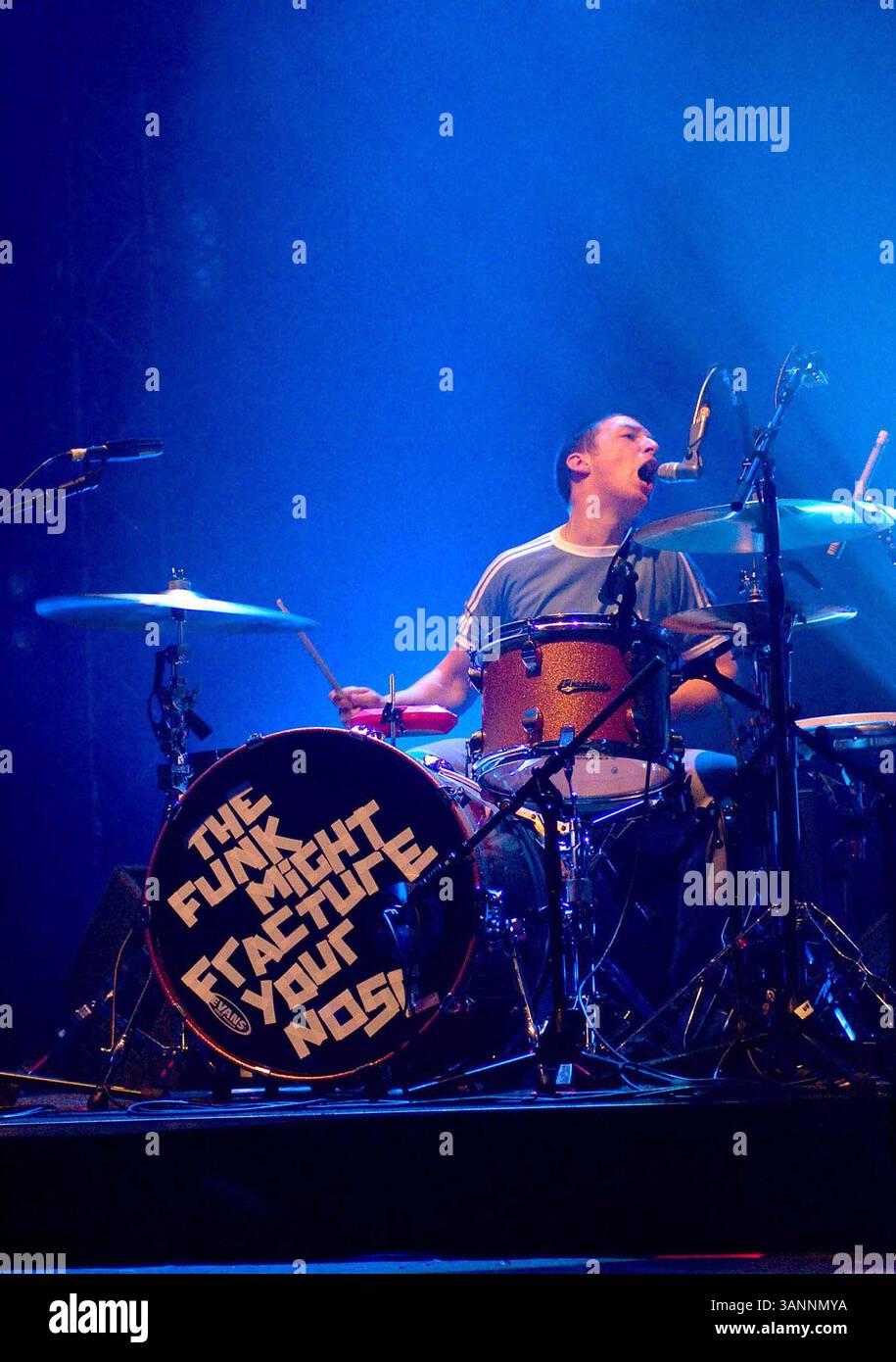 6 février 2007 - Londres, Grand Londres, Royaume-Uni - K51649. 001768.MATT HELDERS. Arctic Monkeys-Live concert-Brixton Academy, Brixton, Londres, Royaume-Uni. 04-20-2006. CHRIS AUBREY-(crédit image : © Globe photos/ZUMAPRESS.com) Banque D'Images 6 février 2007 - Londres, Grand Londres, Royaume-Uni - K51649. 001768.MATT HELDERS. Arctic Monkeys-Live concert-Brixton Academy, Brixton, Londres, Royaume-Uni. 04-20-2006. CHRIS AUBREY-(crédit image : © Globe photos/ZUMAPRESS.com) Banque D'Images