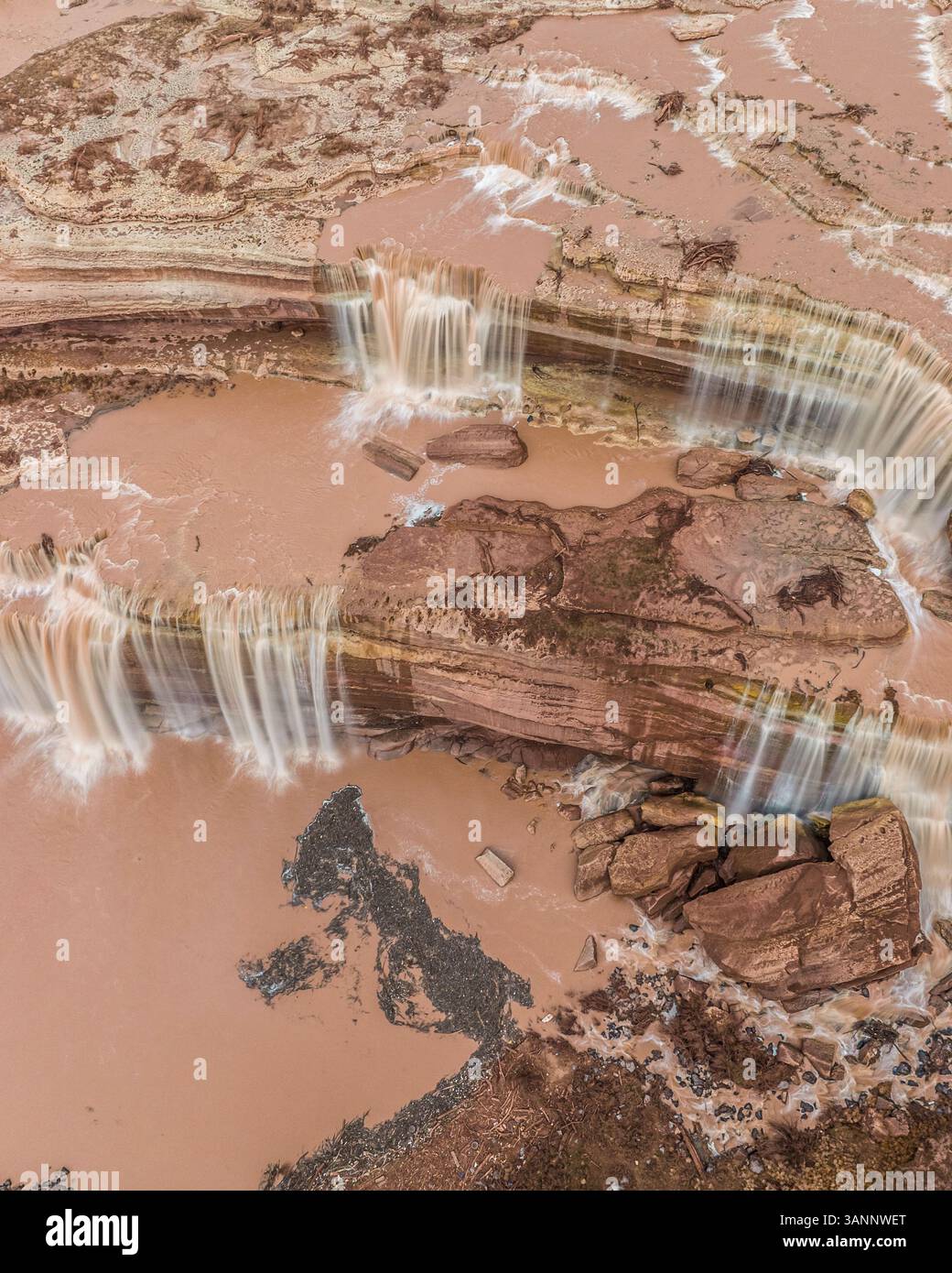 Vue aérienne de Grand Falls et de la rivière Little Colorado, Leupp, Arizona, États-Unis. Banque D'Images