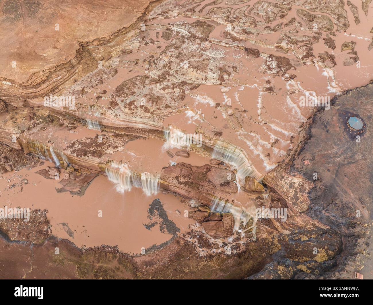 Vue aérienne de Grand Falls et de la rivière Little Colorado, Leupp, Arizona, États-Unis. Banque D'Images