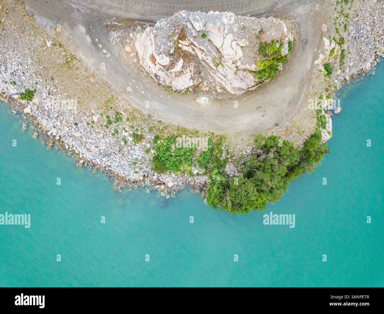Vue aérienne de l'eau turquoise de la côte à Cisnes, Aysen, Chili Banque D'Images