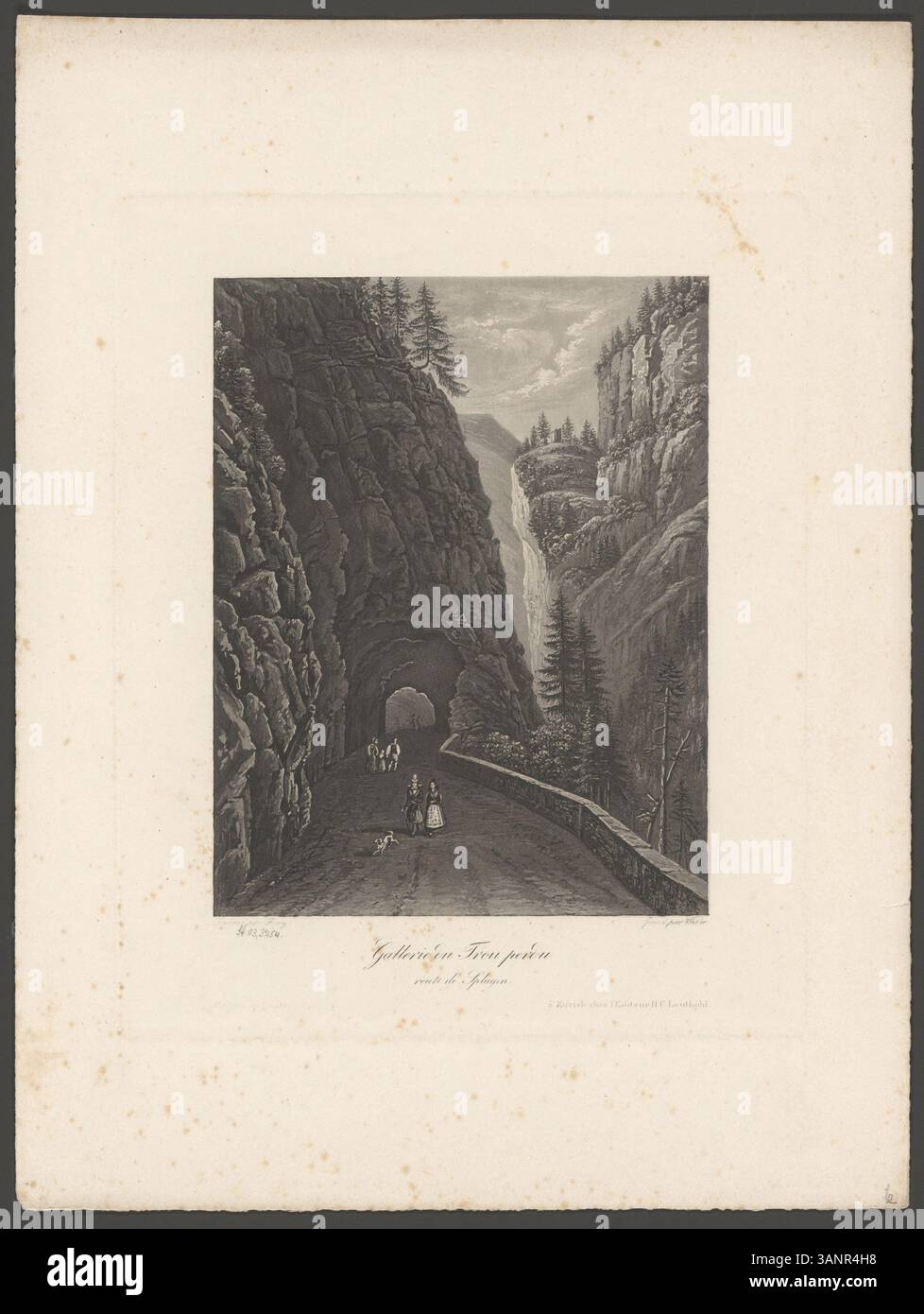 Cette estampe datant d'environ 1841 montre la 'Gallerie du trou perdu' le long de la route de Splügen. Créé par Johann Ulrich Burri et Lukas Weber, le tirage met en valeur les vues saisissantes sur la montagne et le terrain accidenté typique de la région. Banque D'Images Cette estampe datant d'environ 1841 montre la 'Gallerie du trou perdu' le long de la route de Splügen. Créé par Johann Ulrich Burri et Lukas Weber, le tirage met en valeur les vues saisissantes sur la montagne et le terrain accidenté typique de la région. Banque D'Images