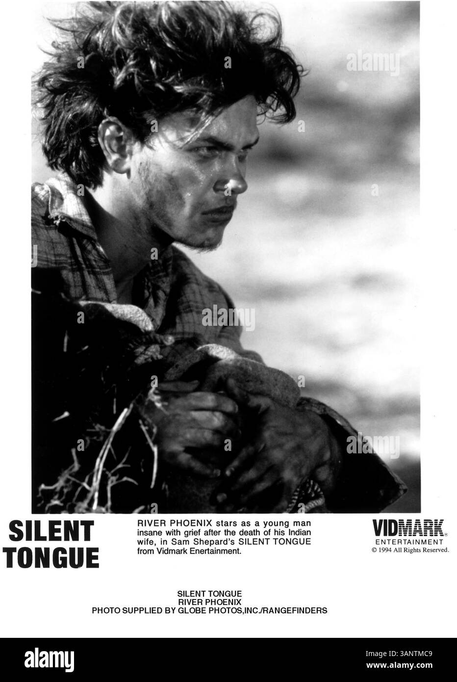 Jan. 1, 2011 - LANGUE SILENCIEUSE. RIVER PHOENIX. FOURNI PAR (crédit image : © Globe photos/ZUMAPRESS.com) Banque D'Images