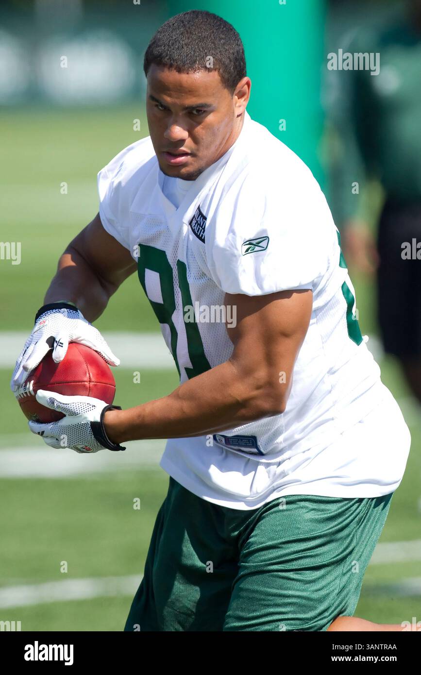 1er août 2011 : le Tight End des jets de New York Dustin Keller (81 ans) attrape le ballon pendant le camp d'entraînement des jets de New York à l'Atlantic Health Training Center à Florham Park, New Jersey. (Crédit image : © Chris Szagola/Cal Sport Media/ZUMAPRESS.com) Banque D'Images