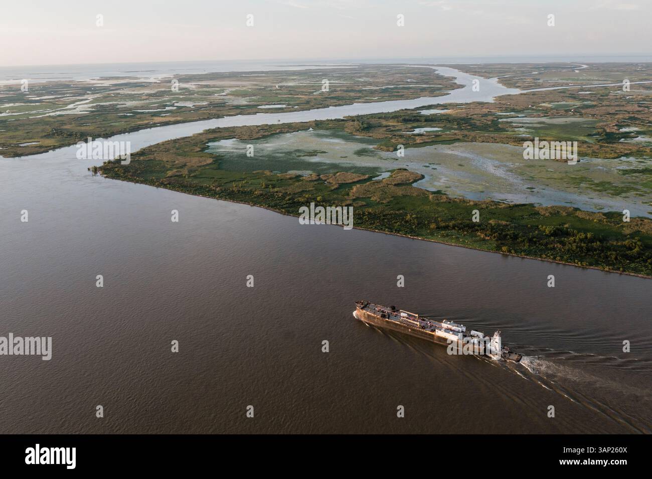 Vue aérienne du fleuve Mississippi dans le delta du Mississippi, Nouvelle-Orléans, Louisiane, États-Unis. Banque D'Images