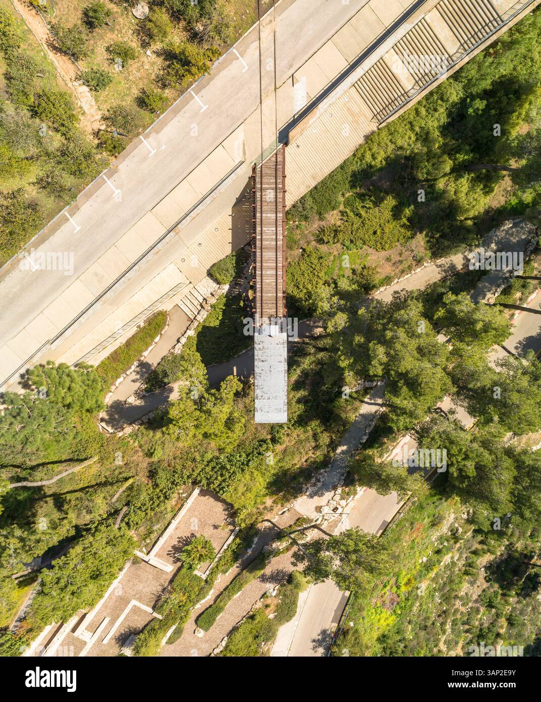 Vue aérienne du « chariot solitaire » au mémorial officiel de l'Holocauste en Israël aux victimes de l'Holocauste, Yad Vashem, Jérusalem, Israël. Banque D'Images