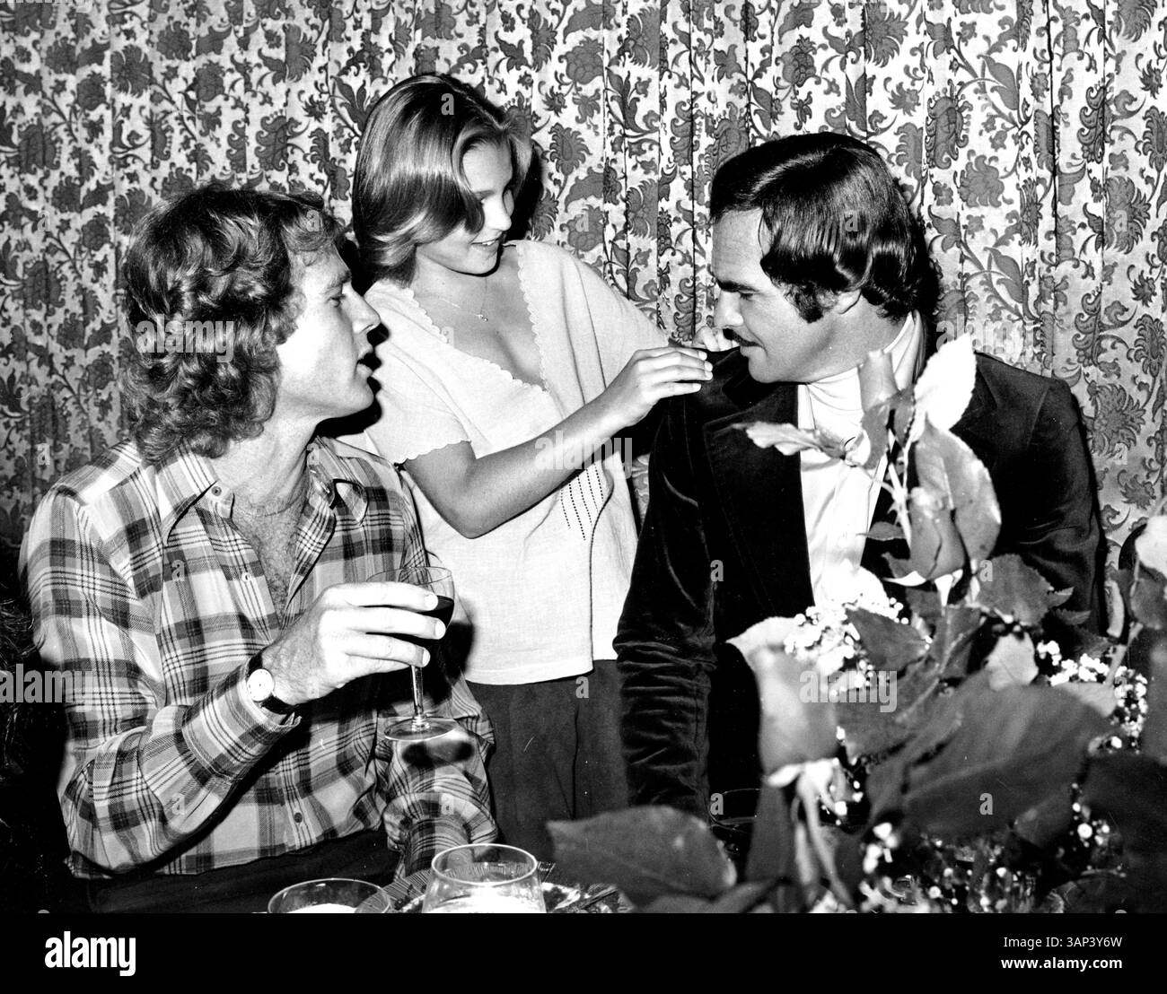 1ER JANVIER 2011 - A-1954/6.RYAN  TATUM O'NEAL ET BURT REYNOLDS. (Crédit image : © Globe photos/ZUMAPRESS.com) Banque D'Images 1ER JANVIER 2011 - A-1954/6.RYAN  TATUM O'NEAL ET BURT REYNOLDS. (Crédit image : © Globe photos/ZUMAPRESS.com) Banque D'Images