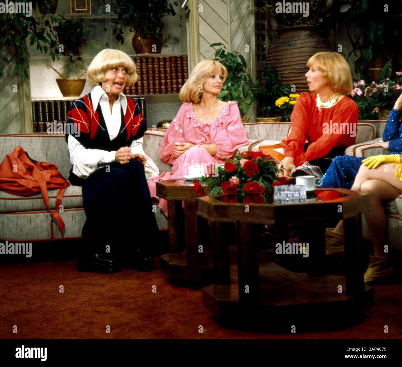 JANVIER 1, 2011 - G3314.THE DINAH SHORE SHOW. CAROL CHANNING, JILL IRELAND ET DINAH SHORE. 1977(crédit image : © Globe photos/ZUMAPRESS.com) Banque D'Images