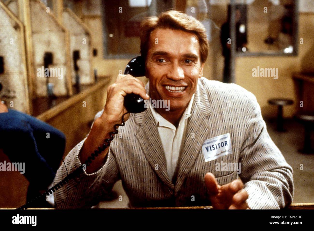 JAN. 1, 2011 - F7629.TWINS ''FILM STILL''. ARNOLD SCHWARZENEGGER ET . FOURNI PAR :(image de crédit : © Globe photos/ZUMAPRESS.com) Banque D'Images