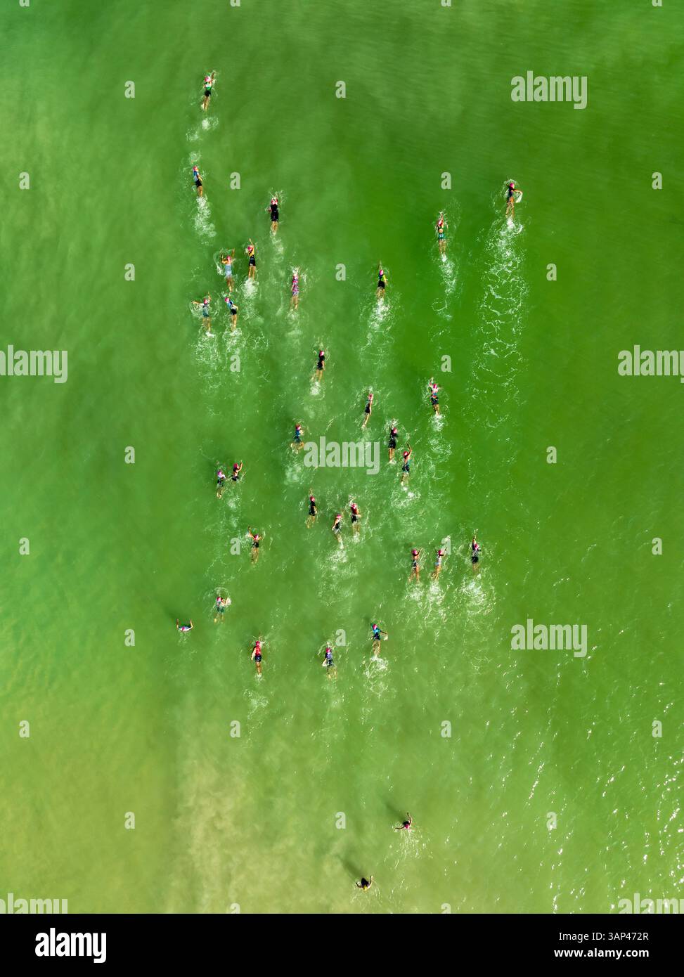 Vue aérienne du triathlon en cours, Progreso, Yucatan, Mexique. Banque D'Images